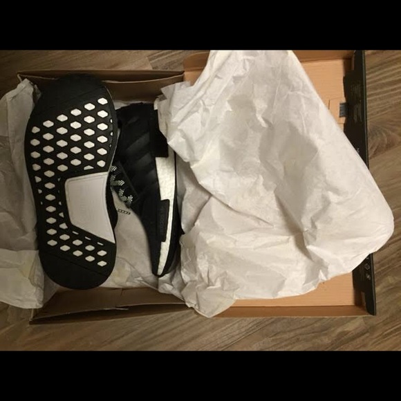 Adidas NMD R1 - Picture 2 of 8