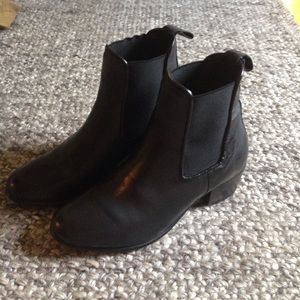 Steve Madden Boots 6