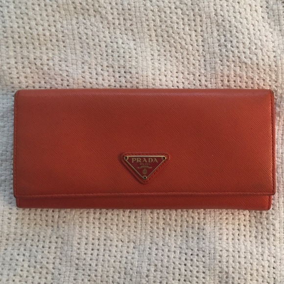 Prada Wallet in papaya - Picture 1 of 4