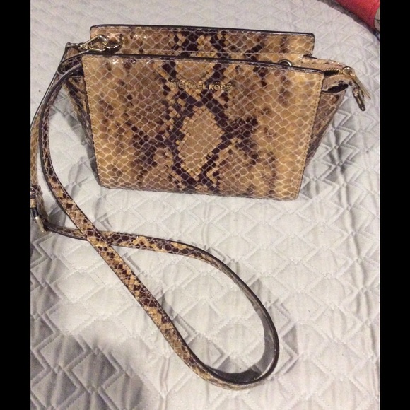 Michael Kors Crossbody