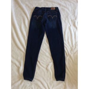 Levi's dark wash jegging!