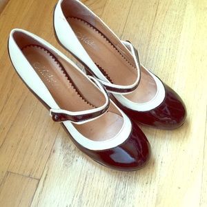 ModCloth Modesta 4" heels size 7.5