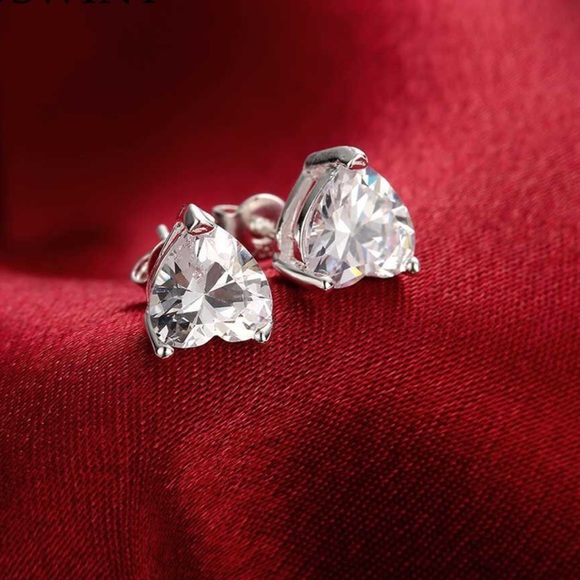Jewelry - 925 Sterling silver heart earrings