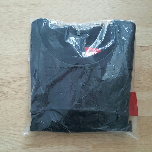 LAST ONENike Crop Crew Neck Color Block Crew Small - Picture 3 of 3