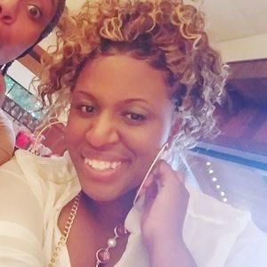 Meet your Posher, Mae