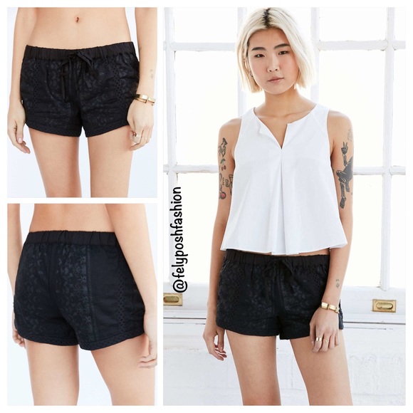 Urban Outfitters KB Black Pull-on Lace Inset Short - Picture 1 of 3