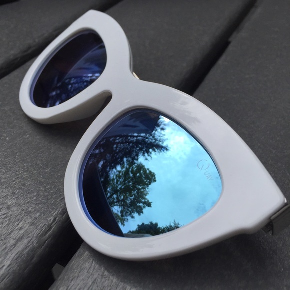 NWOT Quay Eclipse Sunglasses in White & Blue - Picture 2 of 6