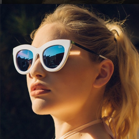 NWOT Quay Eclipse Sunglasses in White & Blue - Picture 5 of 6
