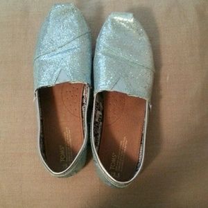 Blue Toms