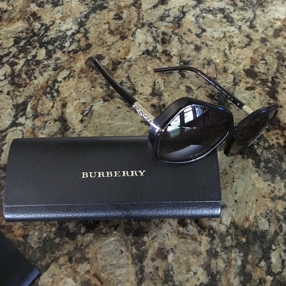 Burberry Sunglasses. Like New, only worn twice. main image 4
