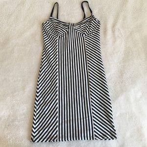 Striped body shape dress.