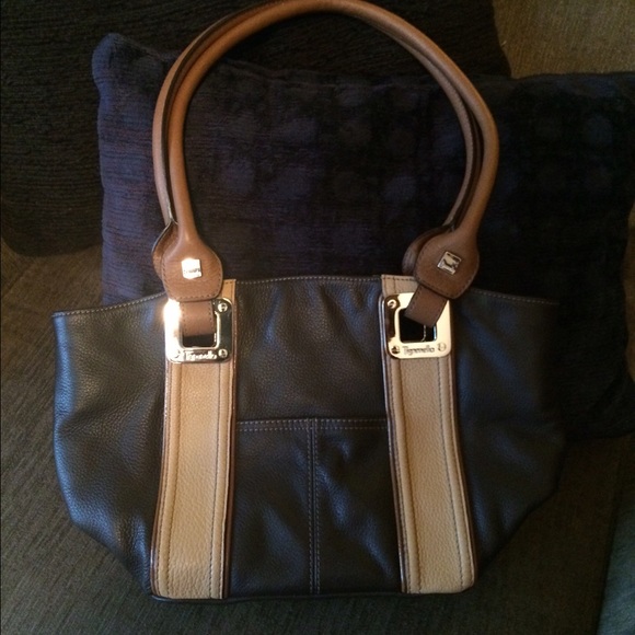 Tignanello Handbags - Tignanello Brown Bag
