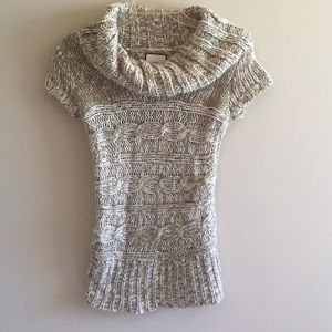 Adorable short sleeve sweater