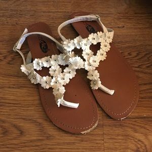 Used Rue 21 White Flower Sandals