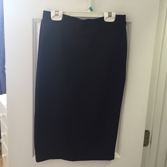 MIDI length body con skirt