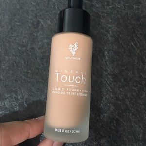 Younique Mineral Touch Liquid Foundation