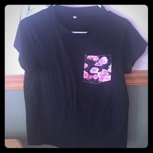 Black shirt with print floral pocket