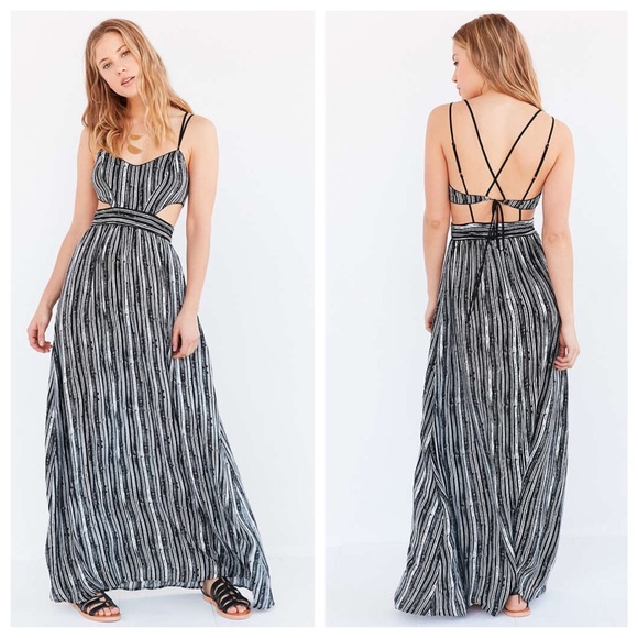 Ecote Dresses & Skirts - Ecote Hannah Strappy-Back Maxi Dress