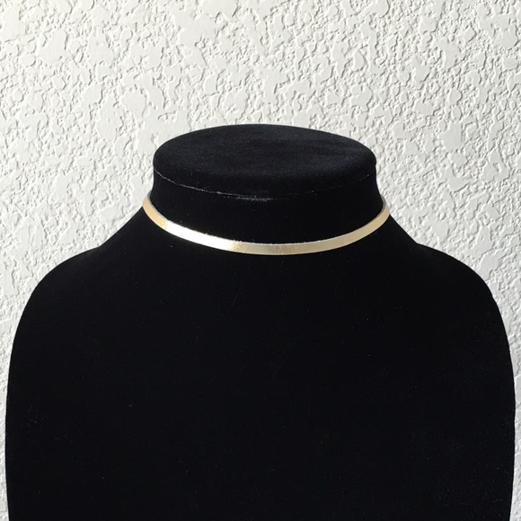 💡Polished Gold Leather Choker◻️ - Picture 2 of 4