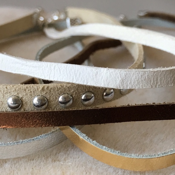 💡Polished Gold Leather Choker◻️ - Picture 3 of 4