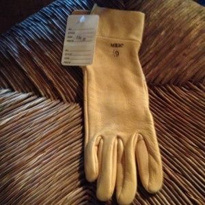Deerskin glove