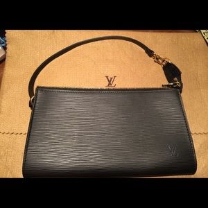 Louis Vuitton EPI Pochette Accessoires AR1001