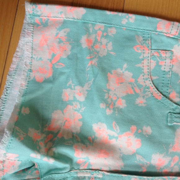 Forever 21 mint denim shorts w/ coral floral print - Picture 3 of 4