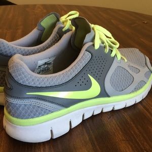 Nike - Women's running shoes