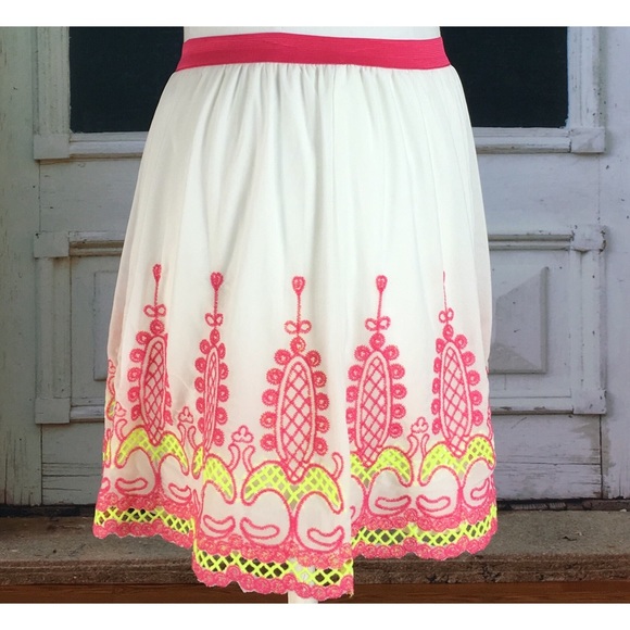 That Touch of Pink Mini Skirt - Picture 2 of 4