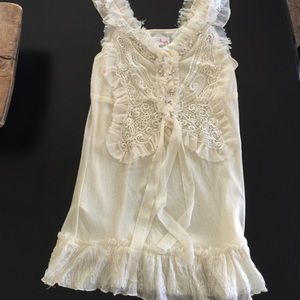 Pretty Angel cream lace top. Sz smal