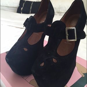 Jeffrey Campbell Tee-Off Black Suede Size 6.0m