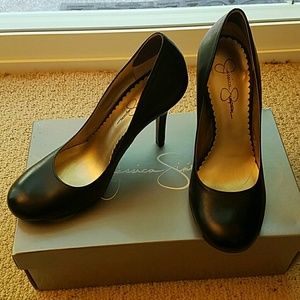 Jessica Simpson Black Pumps- Like New!!!