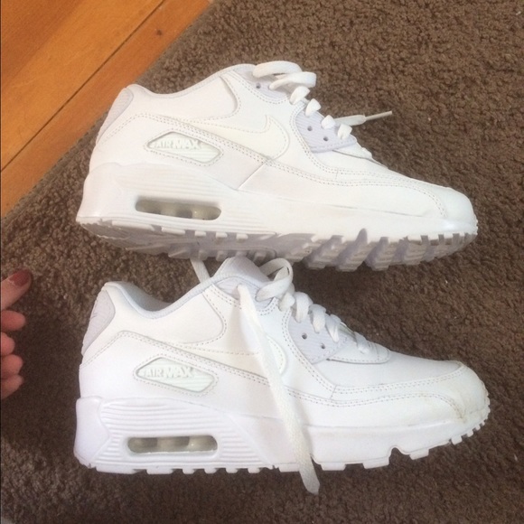 ALL WHITE NIKE AIR MAX