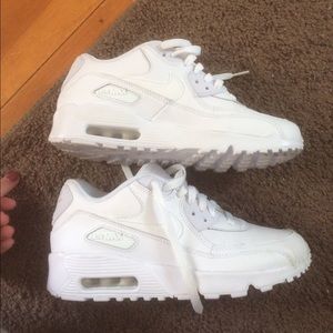ALL WHITE NIKE AIR MAX