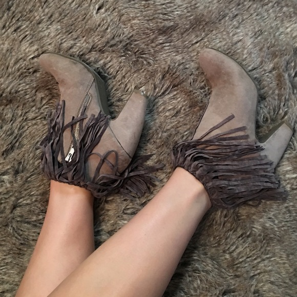 Gray fringe boot socks