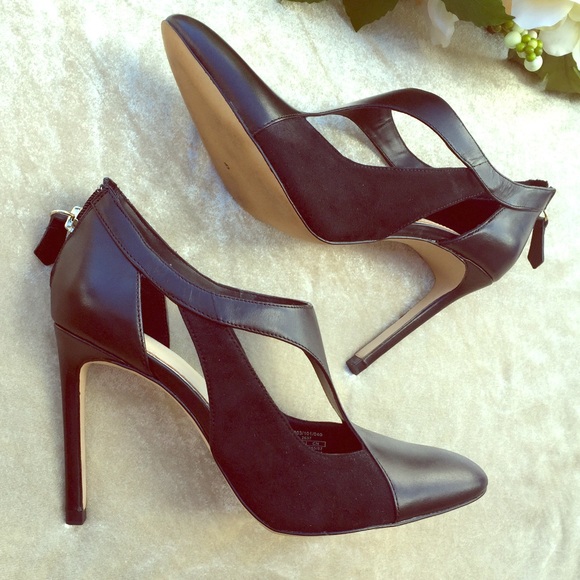 Zara Shoes - Zara cut out ankle  booties, heels. Leather. Sz.8