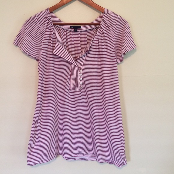 Striped, flutter sleeve knit top from Gap Size M