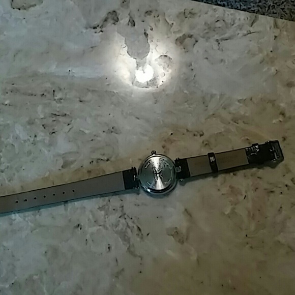 Anne Klein watch - Picture 2 of 3