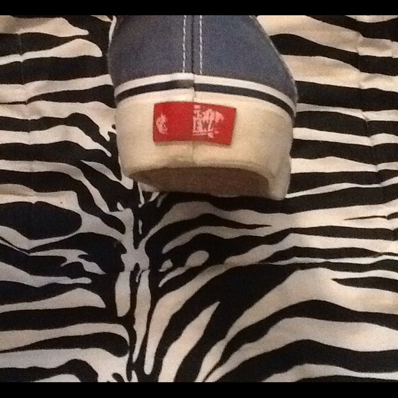 Vans - Picture 2 of 2