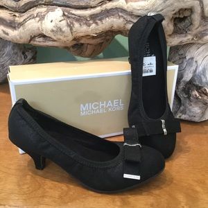 NWT Michael Kors girls Sz 2 pumps black heel shoes