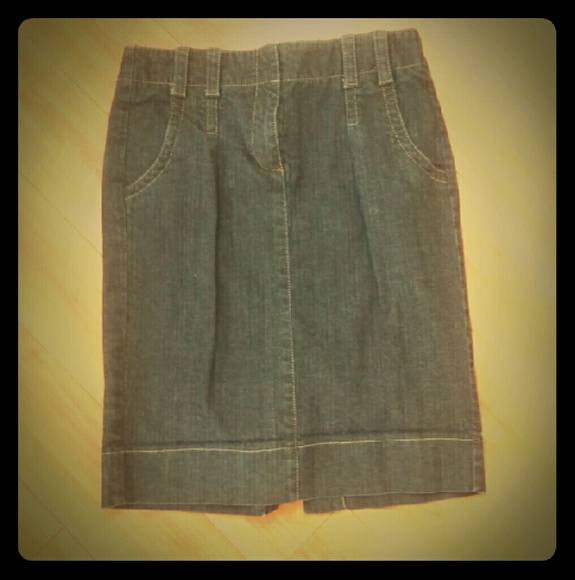 FINAL PRICE_Loft knee length denim skirt