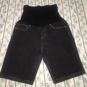 Maternity shorts