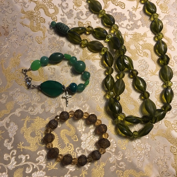 ‼️Costume Jewelry - Picture 1 of 4