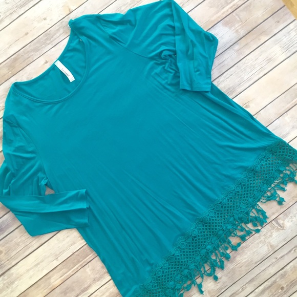 ‼️FINAL‼️3X Emerald Color Tunic Top w/fringe hem - Picture 3 of 4
