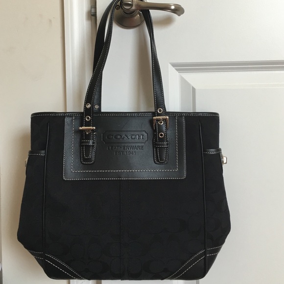 medium size Coach purse
