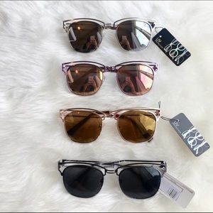😎Mirrored Sunnies😎