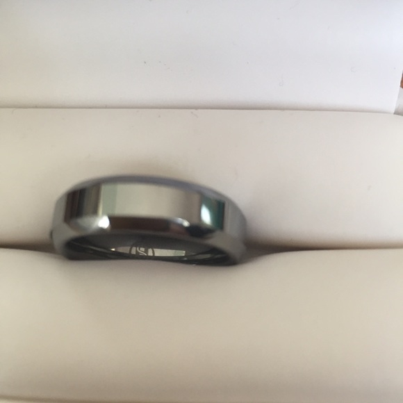 Tungsten Ring - Picture 2 of 2