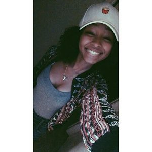Meet your Posher, Courtney