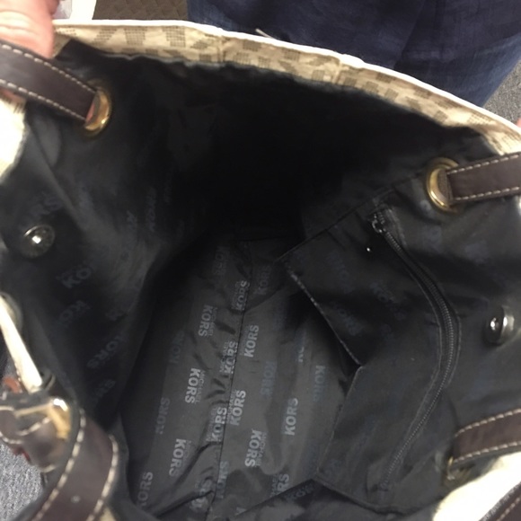 Authentic Michael Kors Purse - Picture 4 of 4