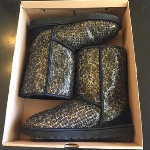 UGG Classic Short Glitter Size 9